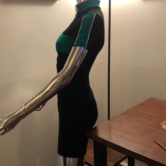 ❤️Form fitting dress - Picture 4 of 4